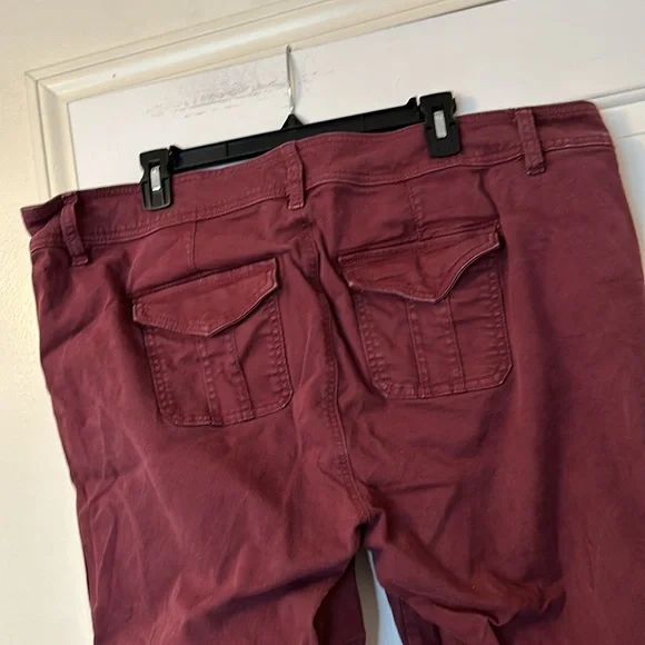 Torrid Merlot cropped pants - Picture 6 of 8